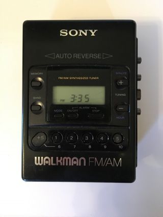 Vtg.  Sony Walkman Cassette/Radio WM - F2081,  Headphone MDR - 022,  Speakers SRS - 5 3