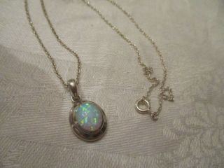 Vintage Sterling Silver Opal Pendant On A 18 " Ss Chain