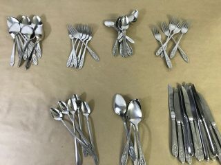 Oneida Set Of Vintage Deluxe Stainless Flatware Victorian Rose Pattern H2