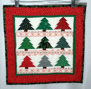 Vintage Quilted Christmas Tree Red Green Wall Hanging Quilt Decoration 17x17 "