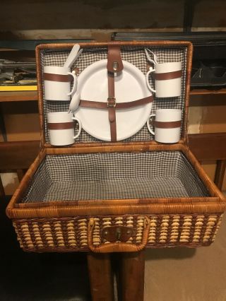Vintage Wicker Picnic Basket With 4 Reuseable Plastic Dishes & Cups,  6 Utensils
