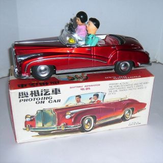Vintage Battery Operated Photoing On Car Tin Toy W/box