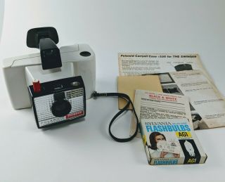 Vintage Polaroid Land Camera Swinger Model 20 W/ Flash Bulbs Case And Documents