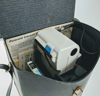 Vintage Polaroid Land Camera Swinger Model 20 w/ Flash Bulbs case and documents 4