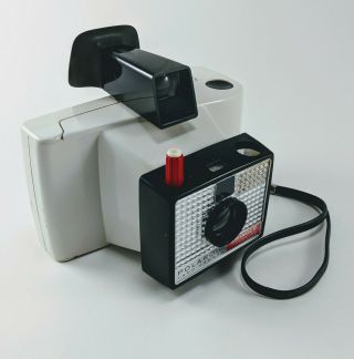 Vintage Polaroid Land Camera Swinger Model 20 w/ Flash Bulbs case and documents 5