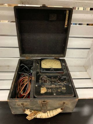 Hickok Model 955 Resistant Voltage Tester.  Vintage W/ Case