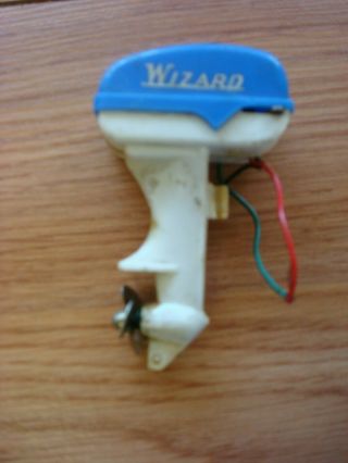 VINTAGE WIZARD OUTBOARD MOTOR IN RUNNING 2