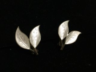 Vtg Signed D - A Sterling Silver Enamel Norway White Clip On Leaves Earrings