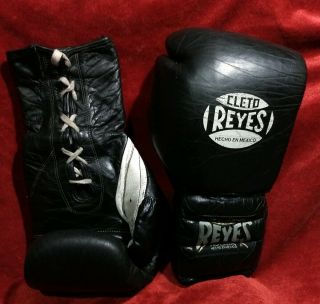 VTG 80 ' Boxing Gloves by CLETO REYES México Leather 4
