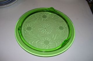 Lovely Vintage GREEN Depression Glass Footed Cake Stand w/Daisy ' s 2