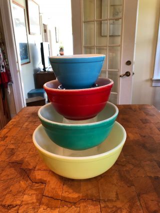 Vintage Mid - Century Pyrex Primary Colors Mixing Bowls Yellow Red Green Blue
