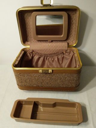 Vintage Traveling/ Makeup Case,  Mirror,  Pouch and Keys 3