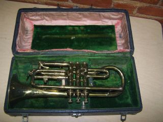 Vintage Frank Holton & Co.  Elkhorn Wis.  Trumpet Horn Serial 56487 & Case