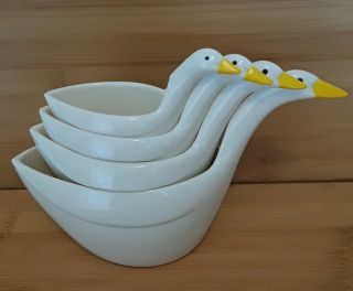 Set Of 4 Vintage Nesting White Duck Goose Swan Bird Measuring Cups 1/4 - 1 Cup