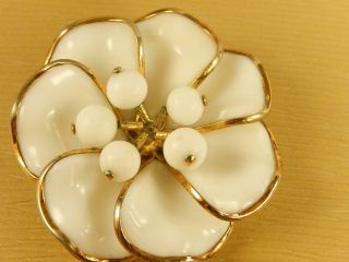 Early Crown Trifari White Poured Glass Flower Pin Vintage Brooch