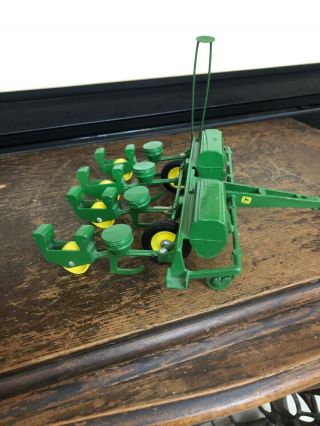 John Deere 495 Corn Planter Vintage 1/16 toy 4 row die cast w/ 1 Marker 2