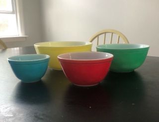 Set Of 4 Vintage Pyrex Mixing Nesting Bowls Primary Colors 401 402 403 404