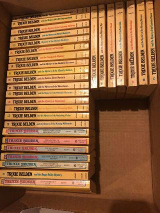 Trixie Belden Books Vintage Mystery Series 7 - 39