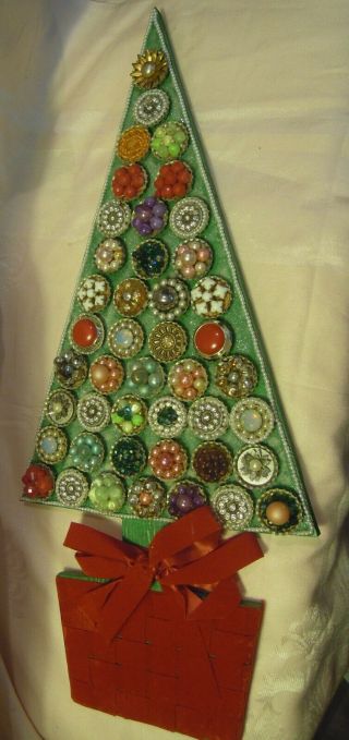 Vintage Jewelry & Beads Christmas Tree 22 