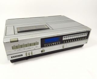 Vintage Betamax Sanyo Model Vcr 4000 Video Cassette Recorder Player Silver Japan