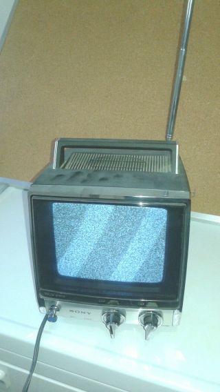 Vintage Sony Solid State Portable Black And White Tv Model Tv - 760