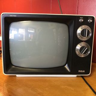 1979 Rca 12” Black & White Sportable Tv W/box & Manuals