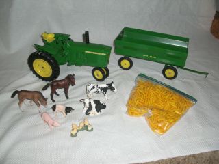 Vintage Toy John Deere Tractor & Detachable Wagon W/miniature Corn Ears Animals