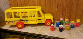 Vintage Fisher Price Little People School Bus With 8 Figures -