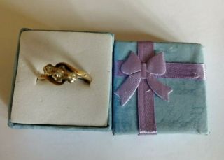 Vintage 9k Gold Ring With Three Diamonds - Size L/m Wgt 2.  5 Gms
