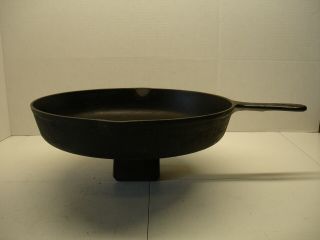 Vintage Cast Iron No 10 Made In Usa 12 - 1/2 " Skillet.  Heat Ring