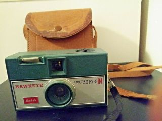 Vintage Kodak Hawkeye R4 Instamatic Film Camera with Carrying Case & Wrist Strap 3