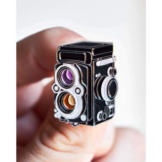 Rolleiflex 2.  8f 3.  5 Medium Format 120 120mm Film Camera Pin 2