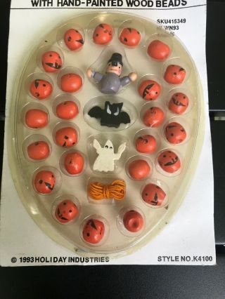 Vintage 1993 Halloween NOS Necklace Kit Pumpkins Bats Wooden Beads Holiday 2