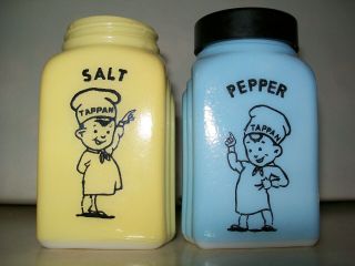Vintage Mckee Salt And Pepper Shakers.  Art Deco.  Milk Glass.  Range Set.  Nr