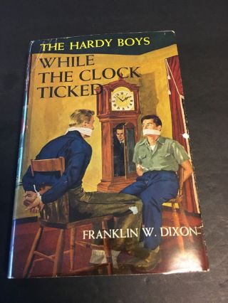 Hardy Boys 11: While The Clock Ticked By Franklin W.  Dixon 1960b Printing