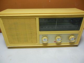 Vintage Hitachi K - 712h Fm/am Table Radio 1960s Yellow Plastic