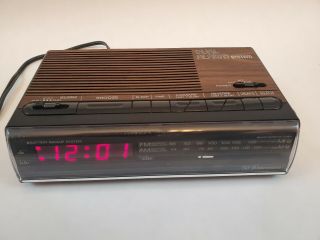 Vintage Emerson Electronic Digital Dual Alarm Clock Radio Fm Am Red5676