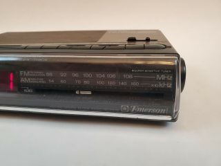 Vintage Emerson Electronic Digital Dual Alarm Clock Radio FM AM RED5676 2