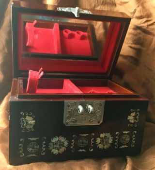 Vintage Asian Mother Of Pearl Lacquer Red Jewelry Storage Box Inlaid Korea China 4
