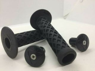 Bmx Old School Vintage Gt Ame Bar End Grip Saver Plugs And Black Ame Grips Nos