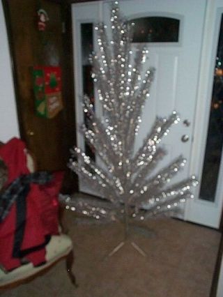 Vintage 6 Ft Splendor Stainless Aluminum Christmas Tree 46 Branches W Box