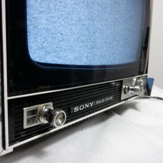 SONY TV - 110 U Solid State 11inch Black & White Analog Monitor Portable Vtg 70 ' s 2