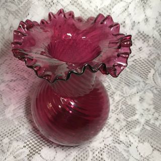 Vtg Fenton Cranberry Dark Pink Swirled Glass Ruffle Wavy Edge Vase 8 Inches Tall 3