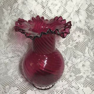 Vtg Fenton Cranberry Dark Pink Swirled Glass Ruffle Wavy Edge Vase 8 Inches Tall 4