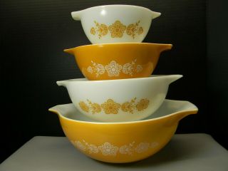 Vintage Pyrex Butterfly Gold Cinderella Mixing Bowl Set Of 4