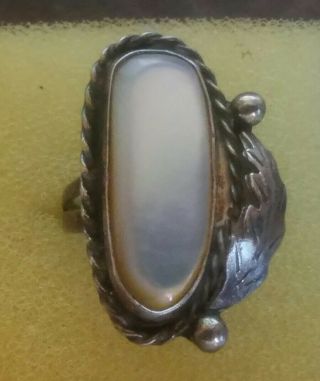 Vintage Native American Mother Of Pearl Stone Sterling Silver Ring Sz 6 ( (555))
