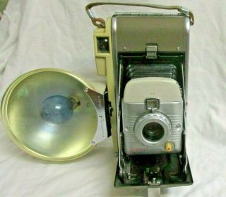 Vintage 1950s Polaroid Model 80a Camera With Flash & Bulb