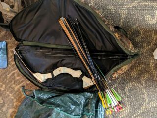Vintage compound bow and accessories 4