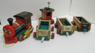 Vintage 1963 Fisher Price Huffy Puffy 5 Car Wooden Pull Toy Train 999 T2898