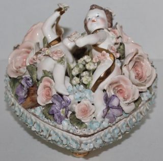 Vtg Kobe Dresden Dresser Box W/figurines,  Roses,  Flowers - Porcelain - 6.  25 " - Euc